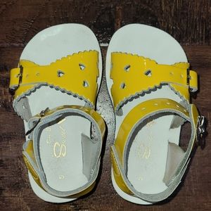 Salt Water Sandals Baby / Toddler Size 5 Shiny Yellow Sweetheart Sandals